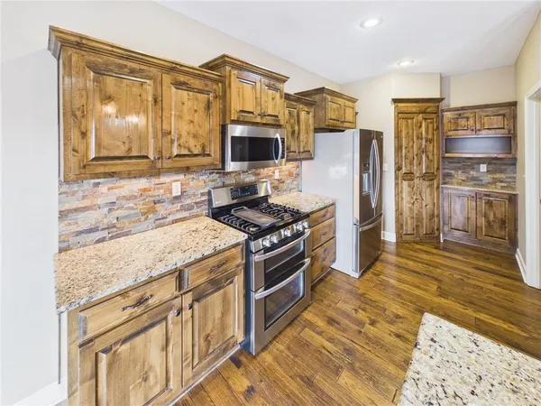 $470,000 | 1230 Hillmann Lane, Warrensburg, MO 64093