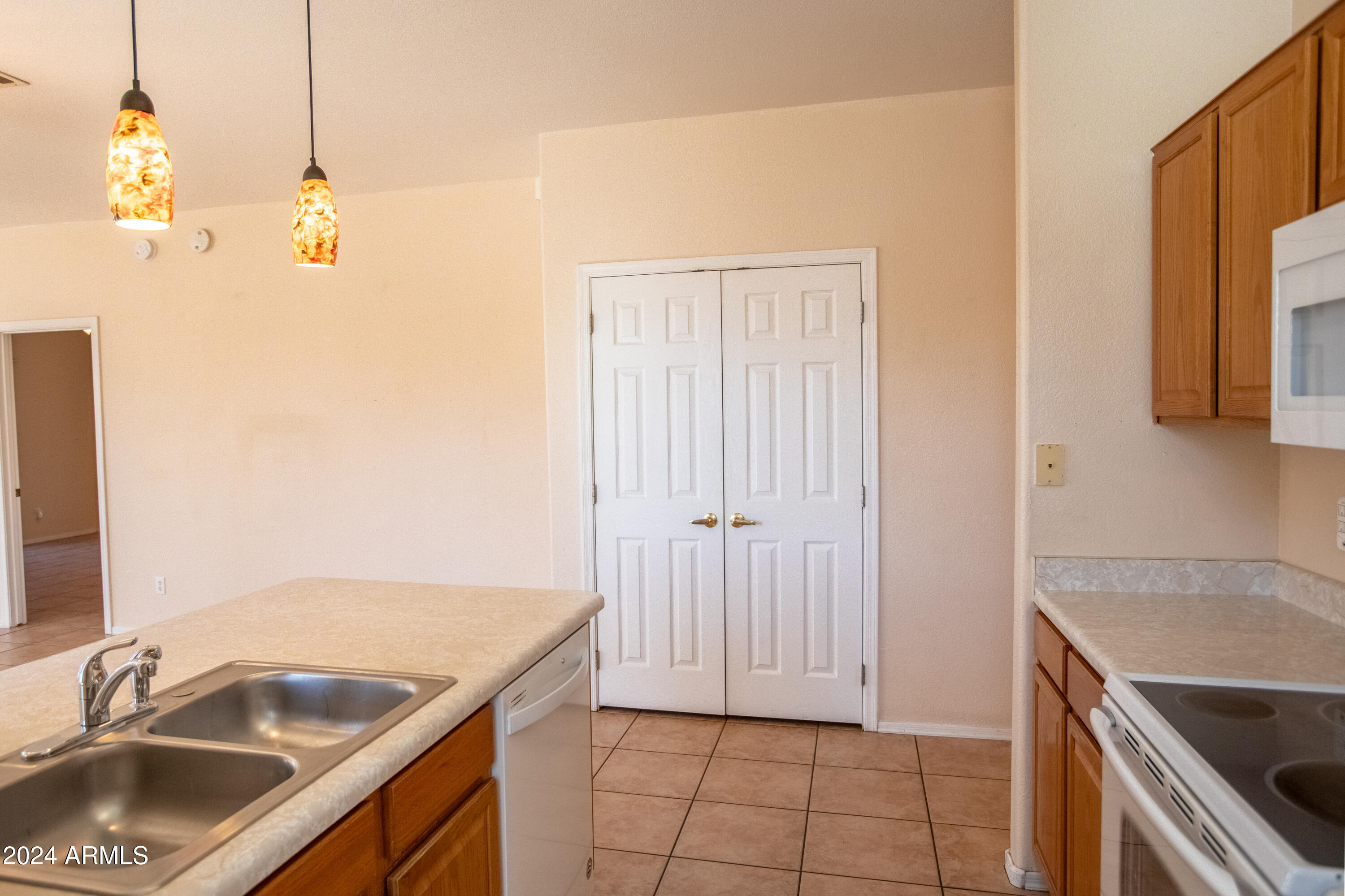 2625 North Recker Road, Unit 9 Mesa, AZ 85215 - Photo 6 of 20 2625 N Recker Rd Mesa-8