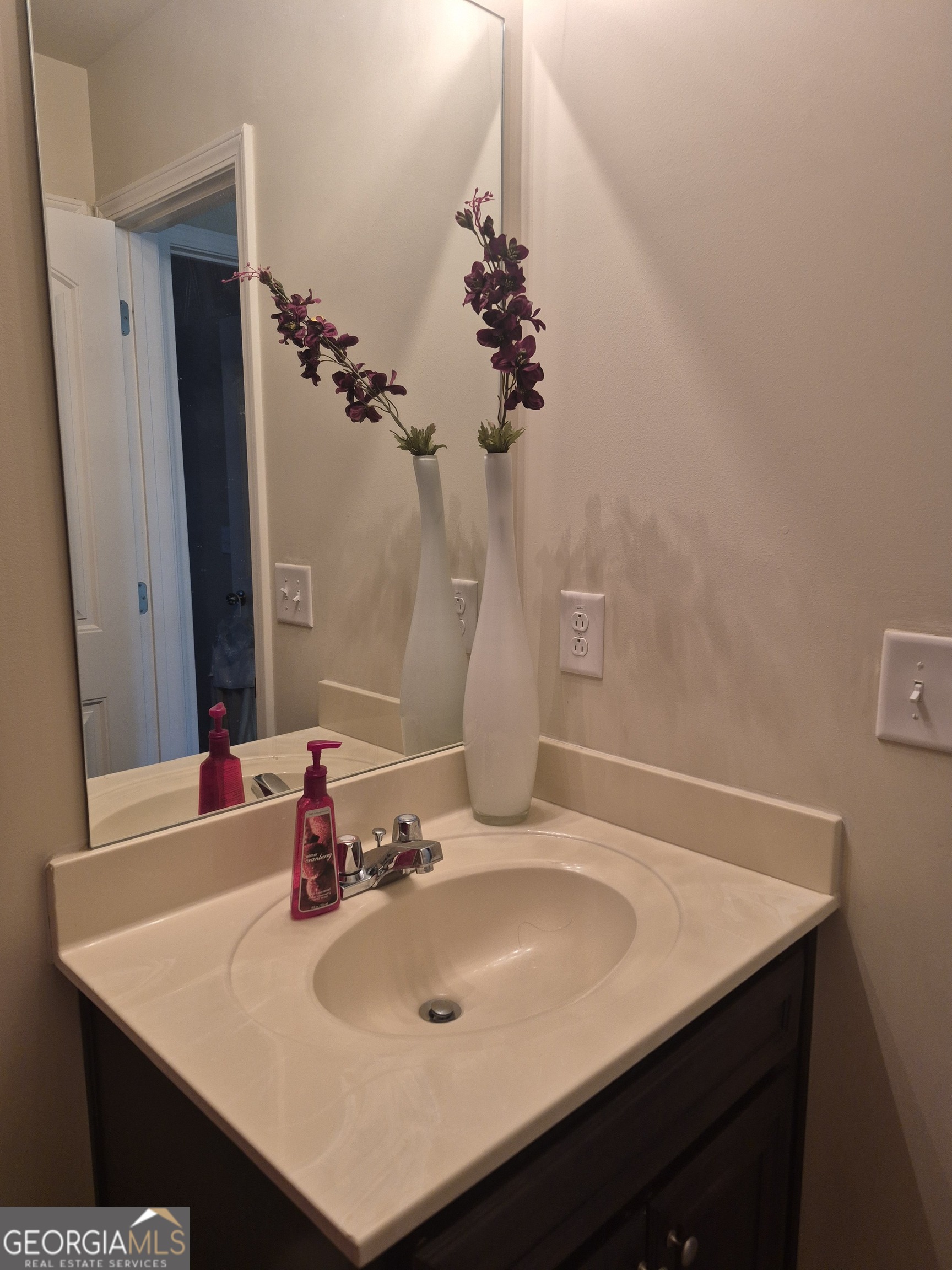 2269 Reddy Farm Lane Grayson, GA 30017 - Photo 45 of 50 Full Bath In Hallway Up
