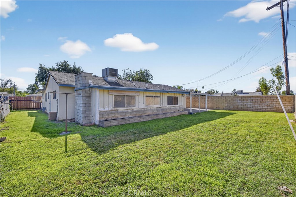 8971 Glencoe Drive Riverside, CA 92503 - Photo 34 of 41 a view of a house with a backyard