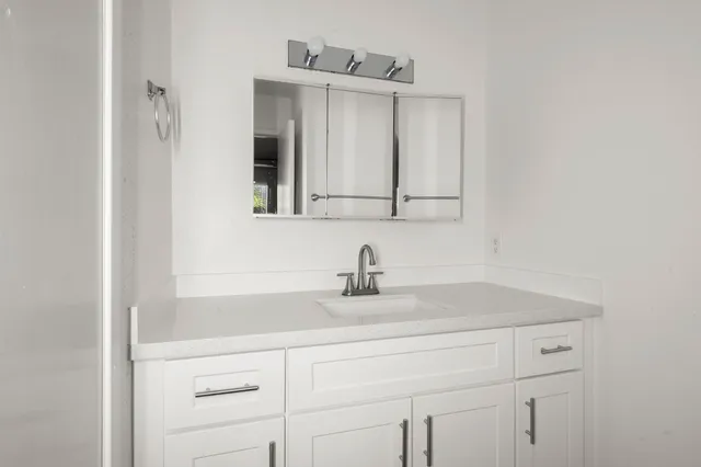 $1,000 | 9009 Richmond Avenue, Unit 111, Houston, TX 77063