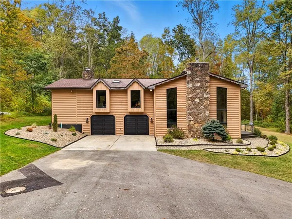 $850,000 | 292 Golden Ridge Drive, Somerset, PA 15501
