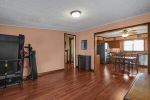 376 Wesley Chapel Road Jeffersonville, OH 43128 - Photo 19 of 47 wesleydiningroom2