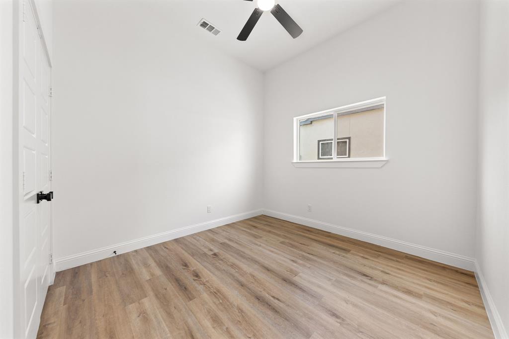 1259 Bonham Street Paris, TX 75460 - Photo 12 of 17