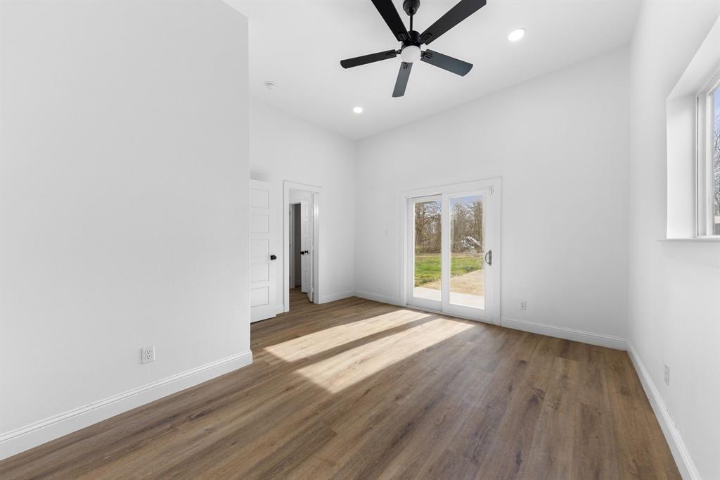 1259 Bonham Street Paris, TX 75460 - Photo 2 of 17