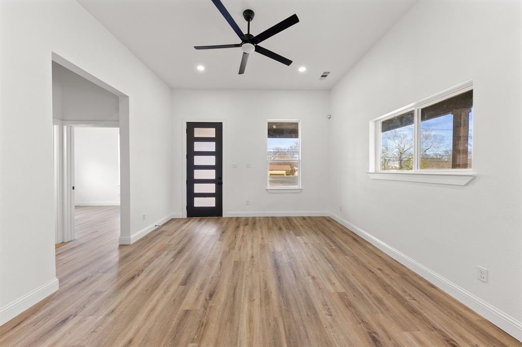 1259 Bonham Street Paris, TX 75460 - Photo 5 of 17