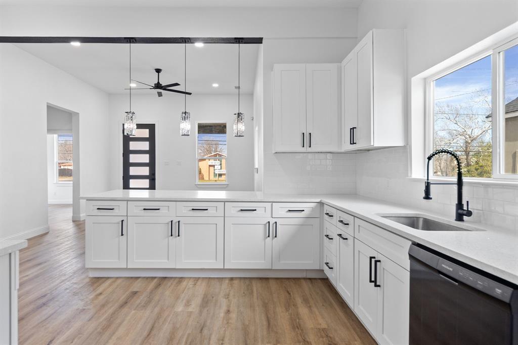 1259 Bonham Street Paris, TX 75460 - Photo 7 of 17