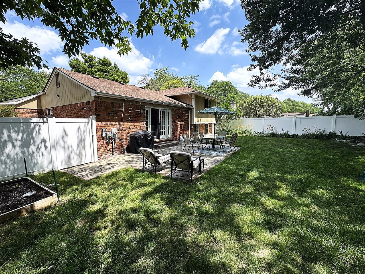 39889 Coronation Road Canton, MI 48188 - Photo 11 of 51