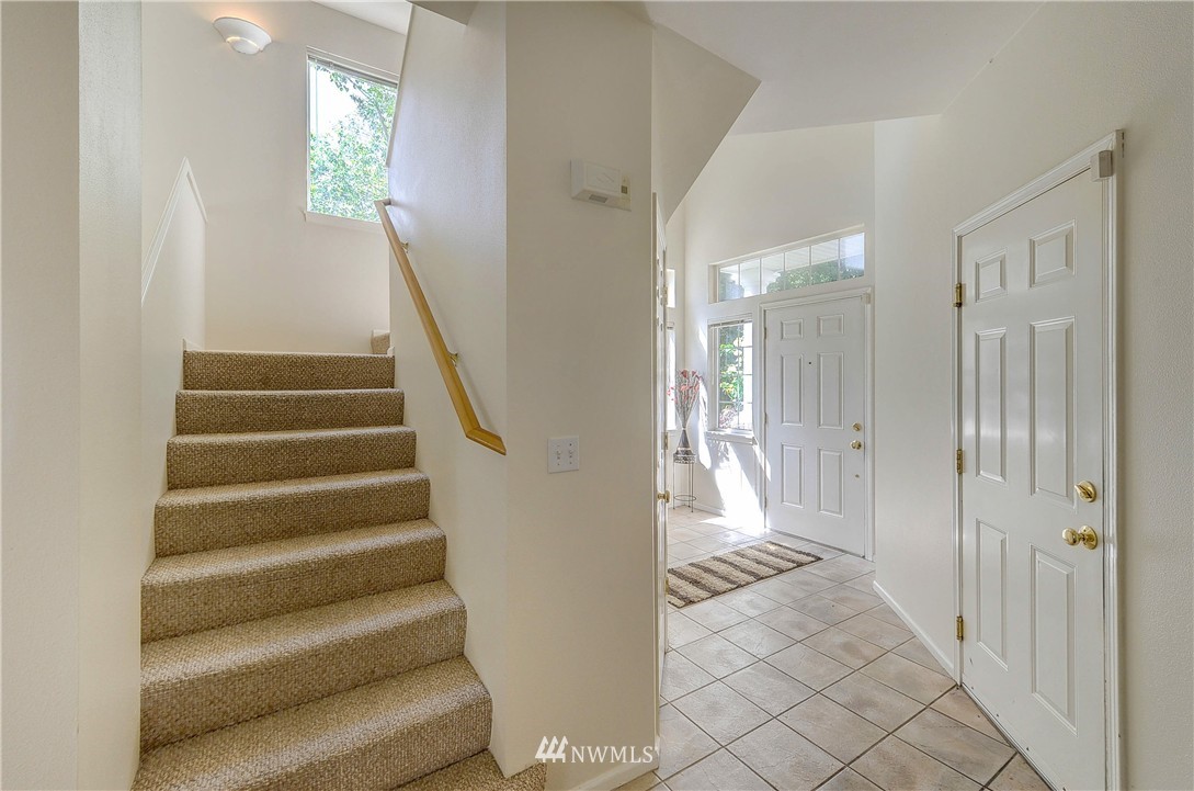 4915 Talbot Place South, Unit D Renton, WA 98055 - Photo 8 of 20 Gallery Image 8