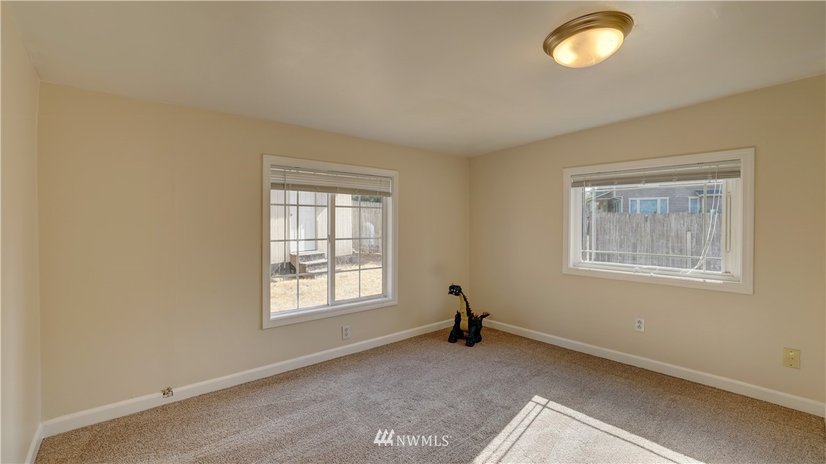 15630 Southeast 144th Street Renton, WA 98059 - Photo 14 of 24
