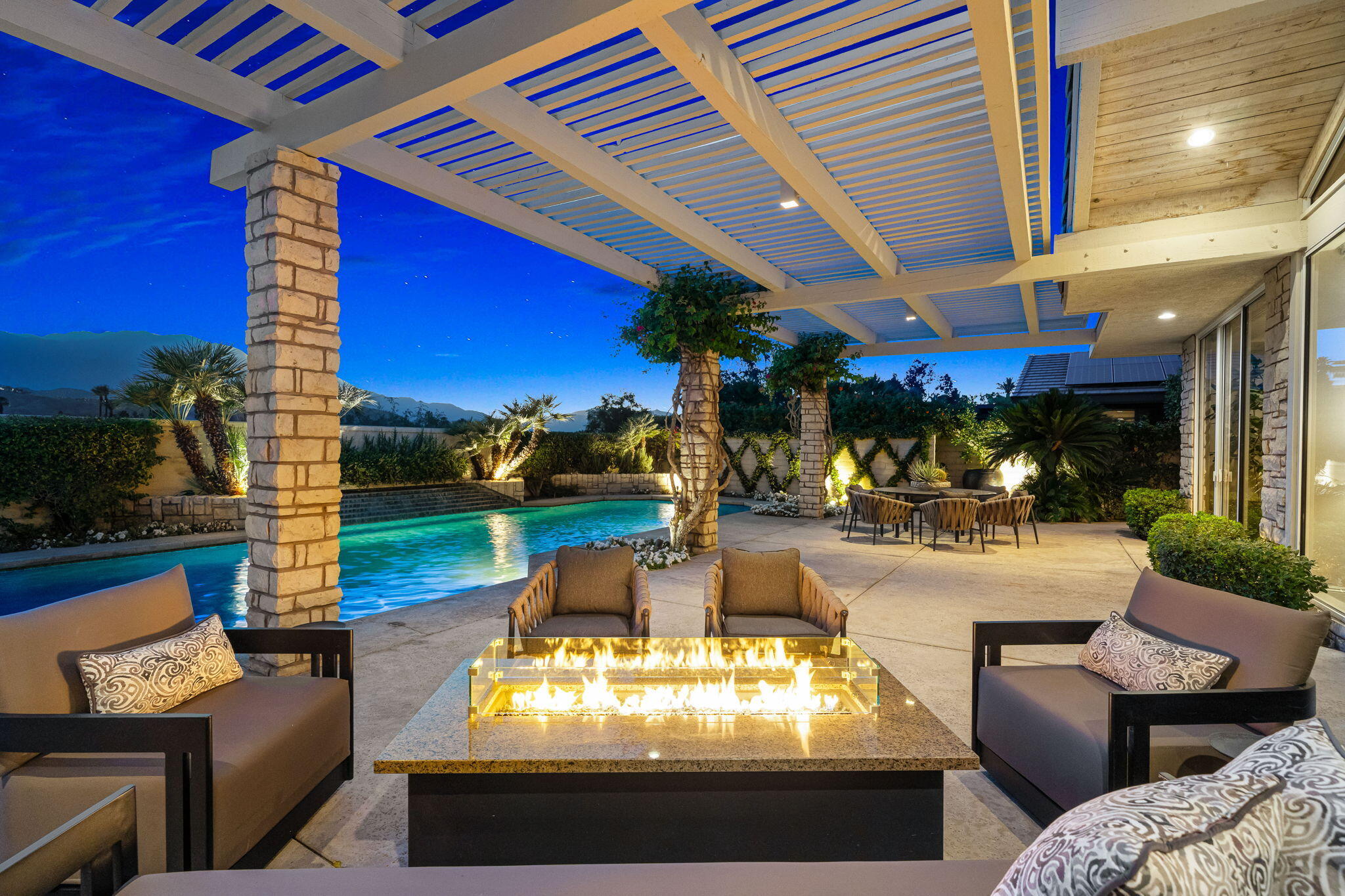 74 Mayfair Drive Rancho Mirage, CA 92270 - Photo 57 of 64 Expansive back patio