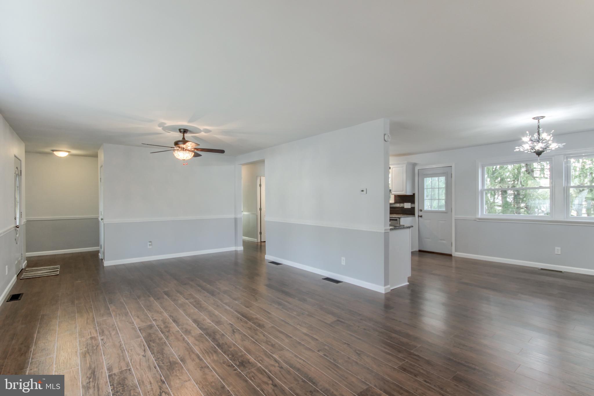 609 Boundbrook Road Harrisburg, PA 17109 - Photo 14 of 42 Living Room