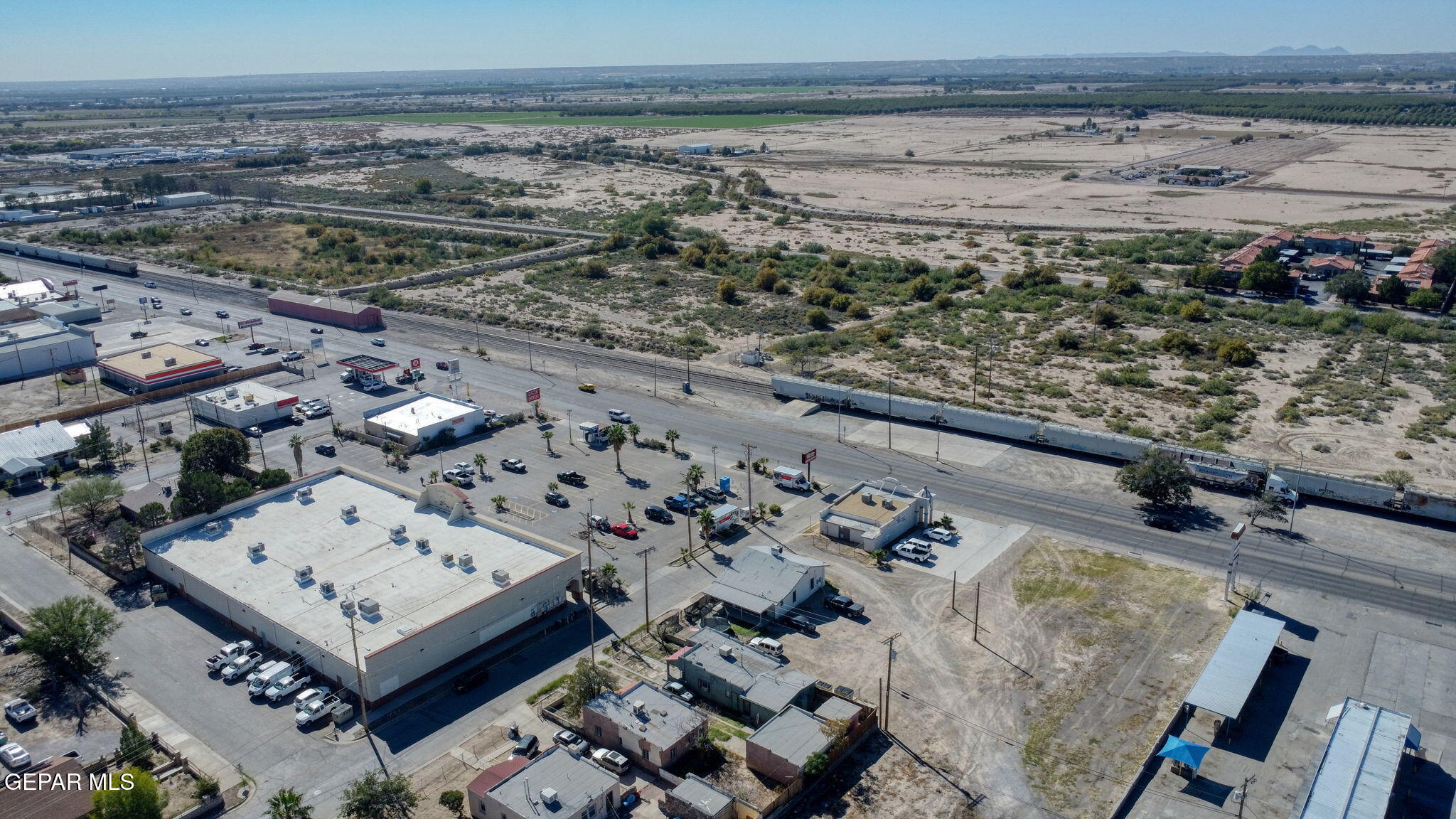 116 Tamarisk Street Anthony, TX 79821 - Photo 32 of 36 a view of a terrace with wooden floor