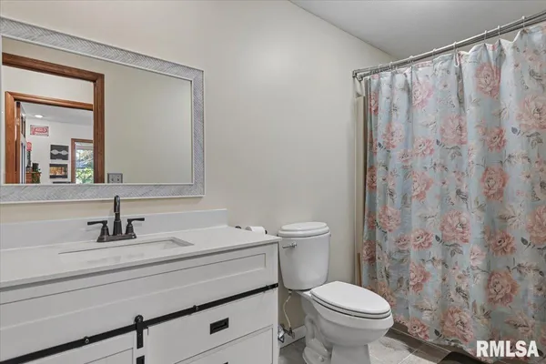 $330,000 | 6487 Rentshler Road, Rochester, IL 62563