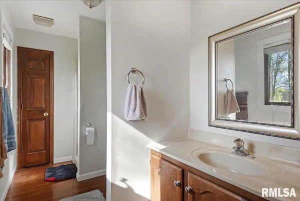 $330,000 | 6487 Rentshler Road, Rochester, IL 62563