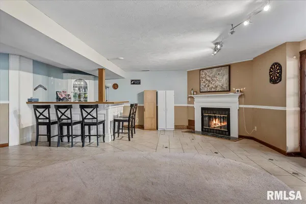 $330,000 | 6487 Rentshler Road, Rochester, IL 62563