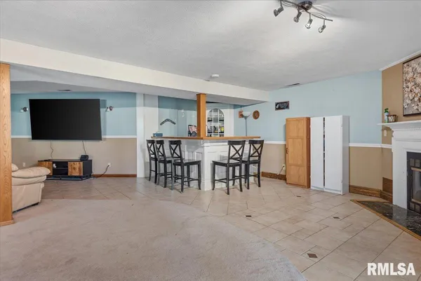 $330,000 | 6487 Rentshler Road, Rochester, IL 62563