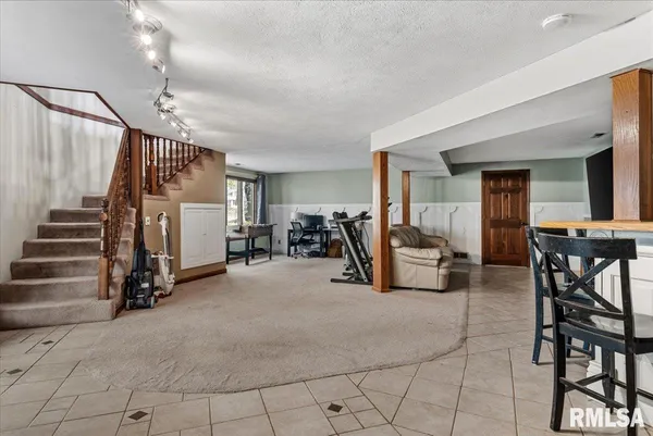 $330,000 | 6487 Rentshler Road, Rochester, IL 62563