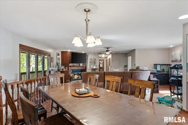 $330,000 | 6487 Rentshler Road, Rochester, IL 62563