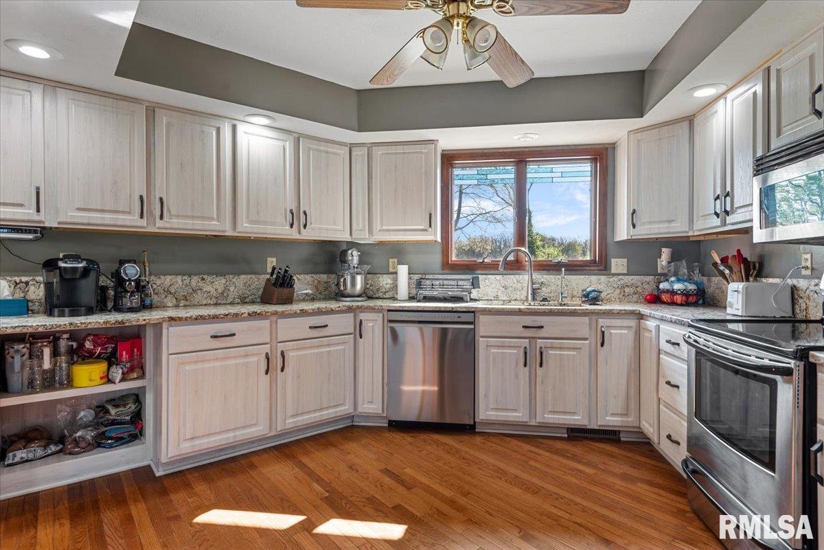 6487 Rentshler Road Rochester, IL 62563 - Photo 7 of 47