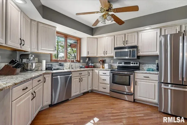 $330,000 | 6487 Rentshler Road, Rochester, IL 62563