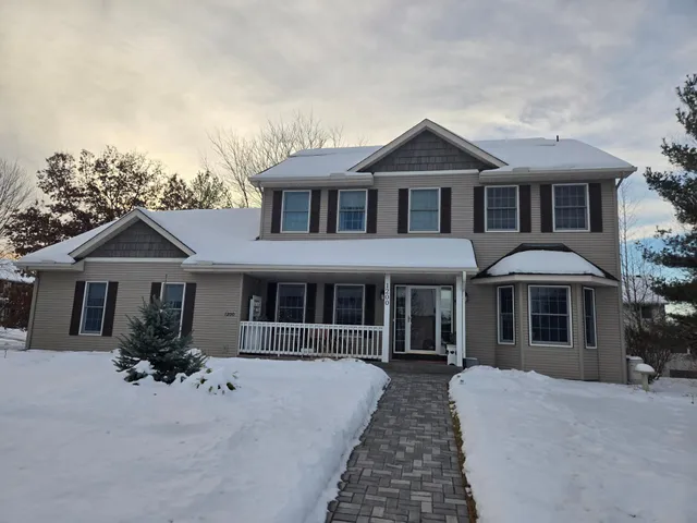 $642,000 | 1200 Creekside Crossing, Stillwater, MN 55082