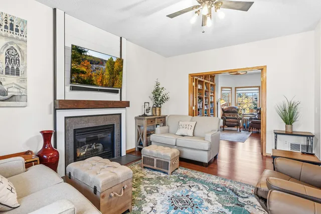 $642,000 | 1200 Creekside Crossing, Stillwater, MN 55082