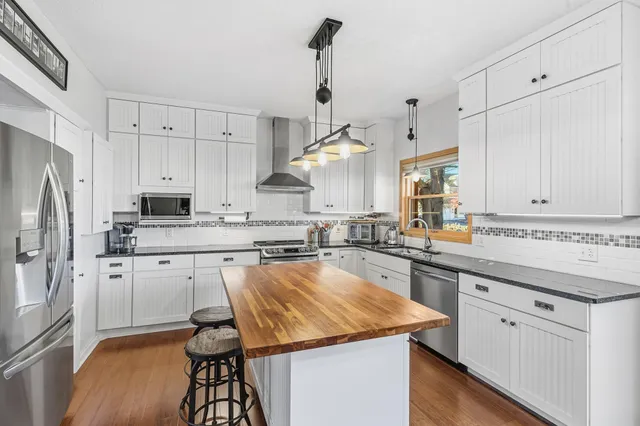 $642,000 | 1200 Creekside Crossing, Stillwater, MN 55082