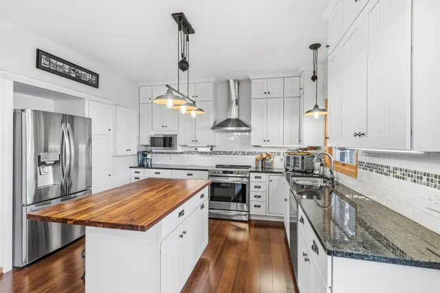 $642,000 | 1200 Creekside Crossing, Stillwater, MN 55082