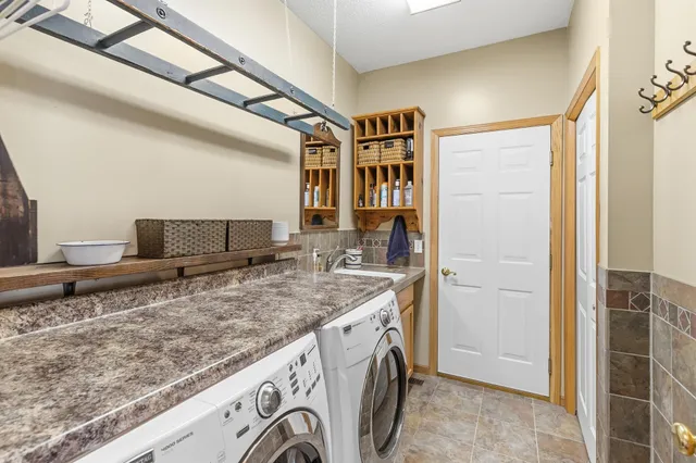 $642,000 | 1200 Creekside Crossing, Stillwater, MN 55082