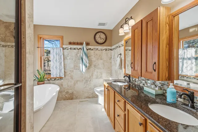 $642,000 | 1200 Creekside Crossing, Stillwater, MN 55082