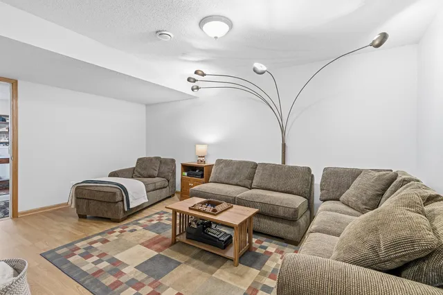 $642,000 | 1200 Creekside Crossing, Stillwater, MN 55082