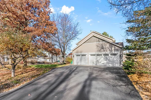 $642,000 | 1200 Creekside Crossing, Stillwater, MN 55082