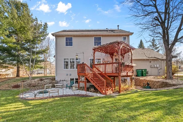 $642,000 | 1200 Creekside Crossing, Stillwater, MN 55082