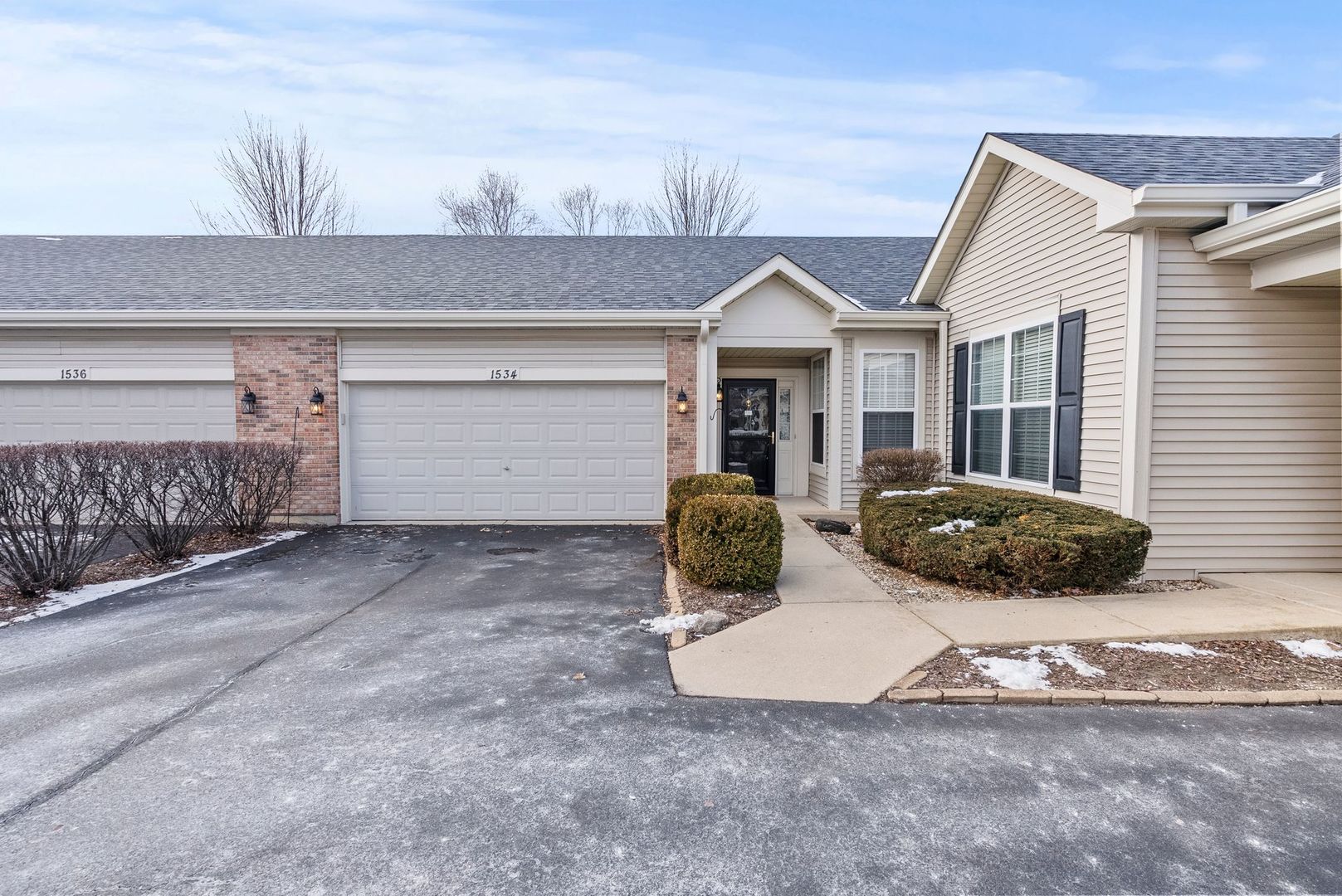 1534 Cadillac Circle Romeoville, IL 60446 - Photo 1 of 30