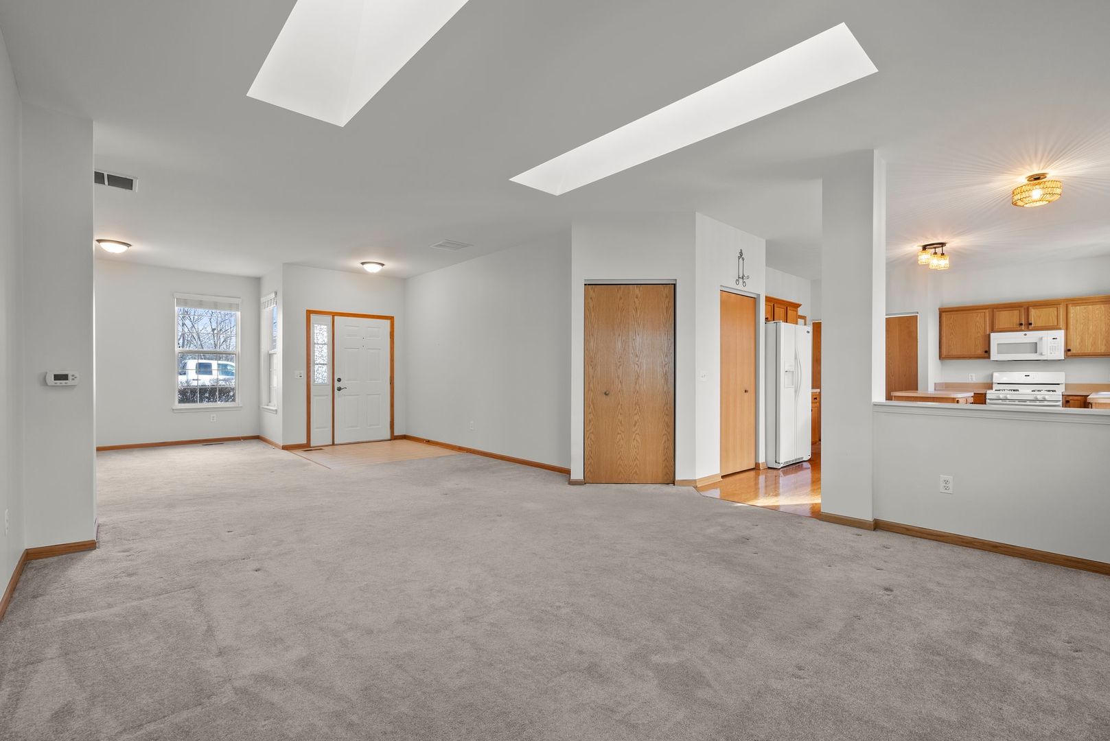 1534 Cadillac Circle Romeoville, IL 60446 - Photo 9 of 30