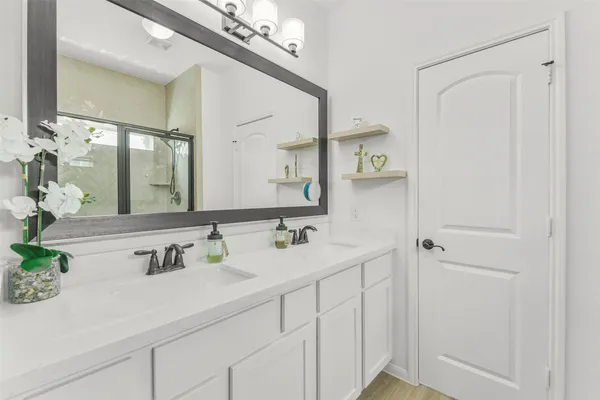$2,650 | 5526 Hyde Park Drive, Pasadena, TX 77505