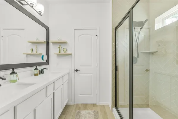 $2,650 | 5526 Hyde Park Drive, Pasadena, TX 77505