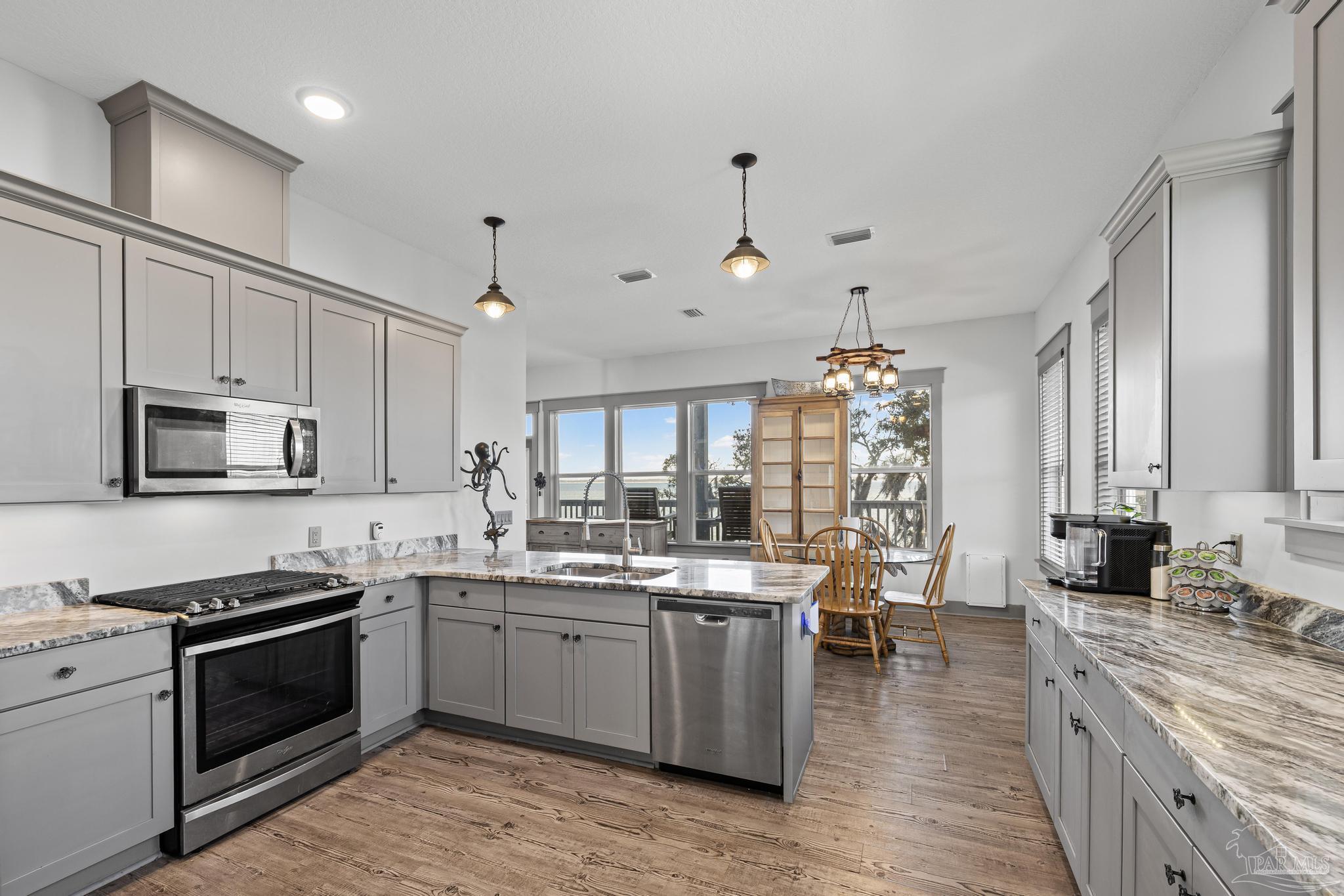 305 Garcon Point Road Milton, FL 32583 - Photo 23 of 72