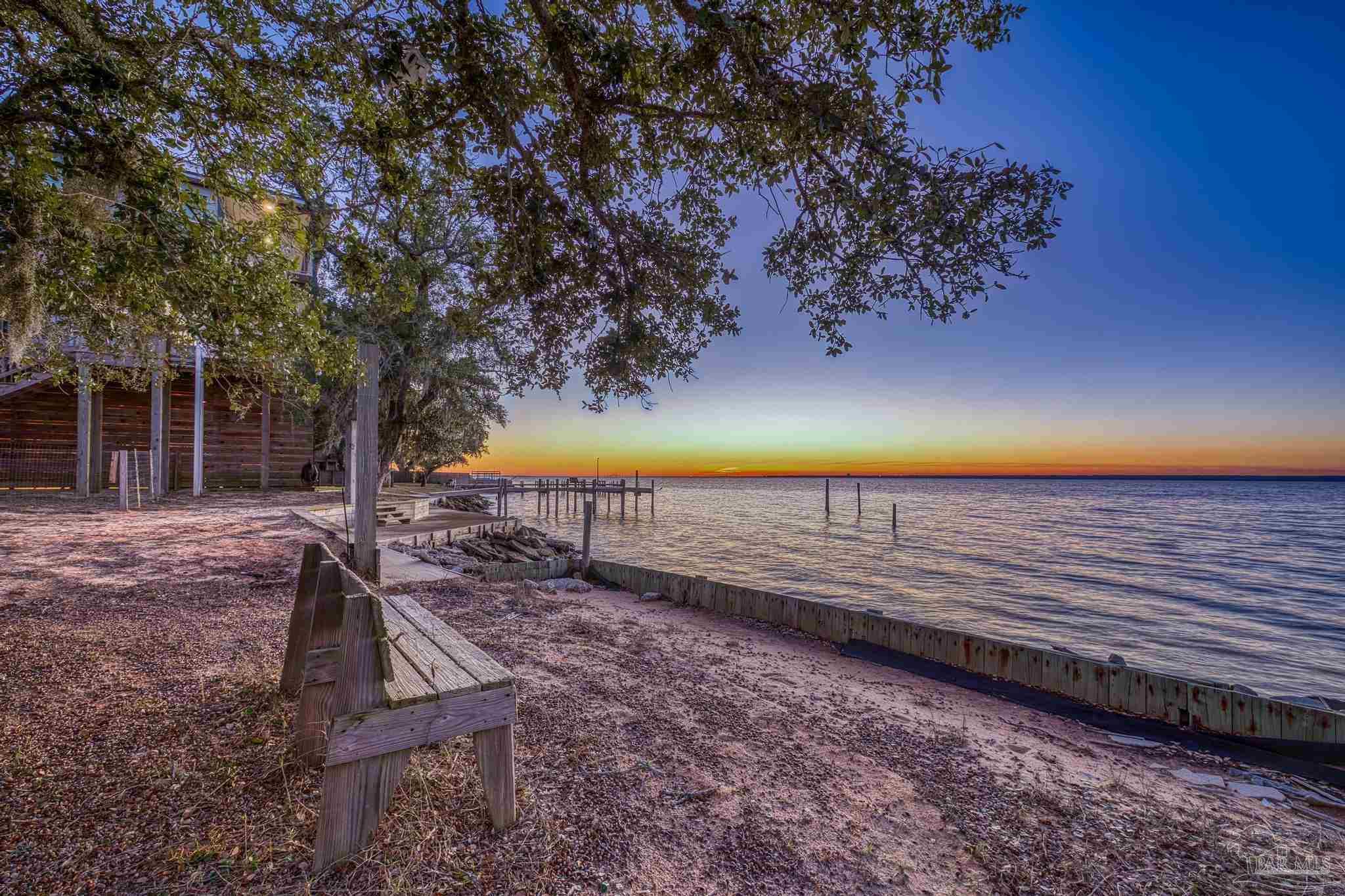 305 Garcon Point Road Milton, FL 32583 - Photo 7 of 72