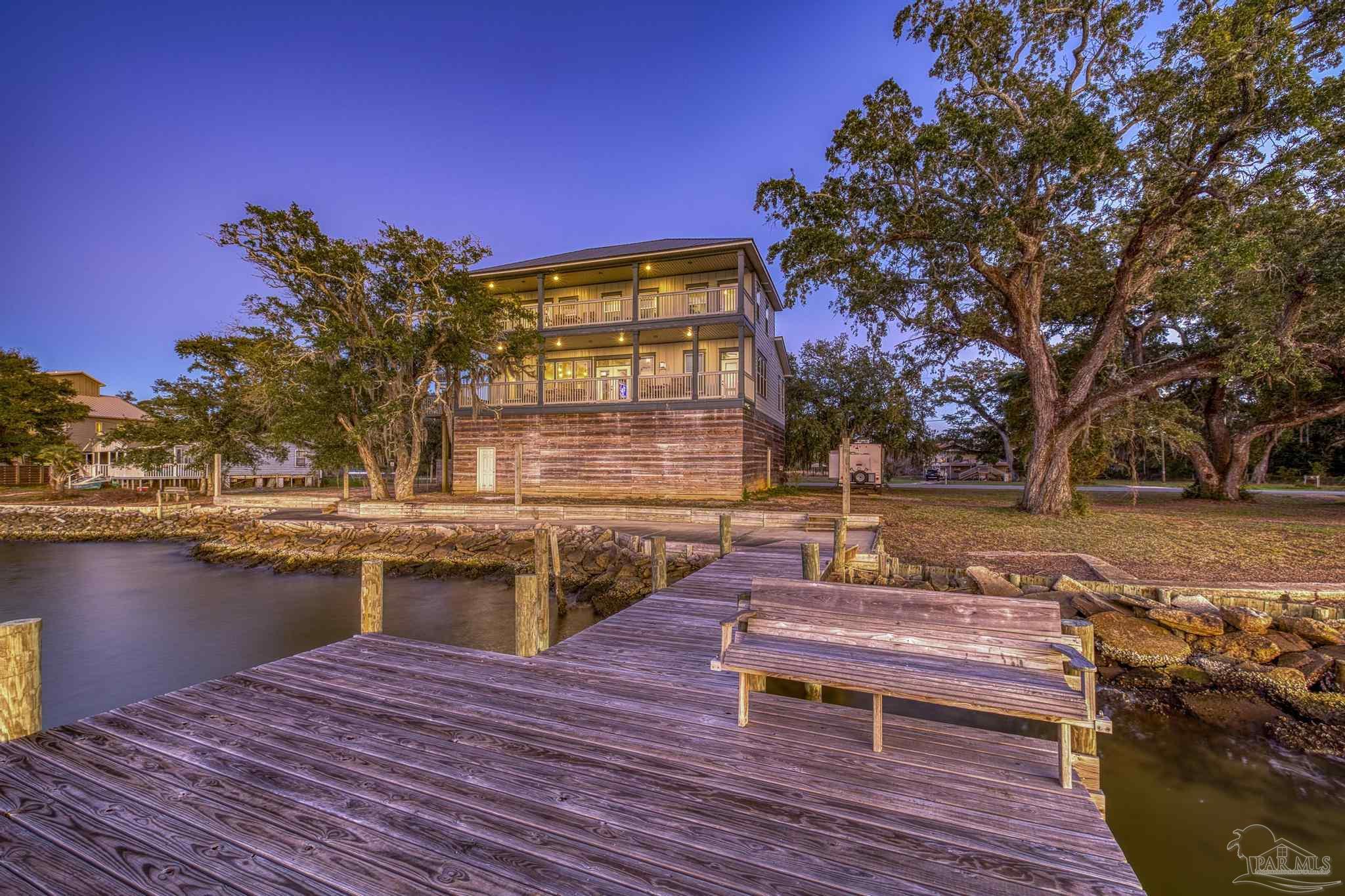 305 Garcon Point Road Milton, FL 32583 - Photo 9 of 72