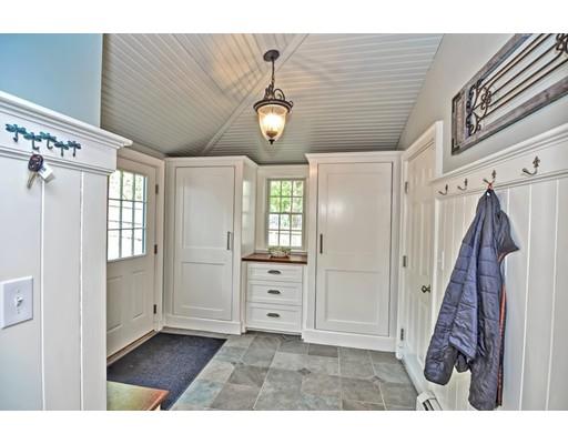 24 Pilgrim Road Wellesley, MA 02481 - Photo 14 of 29