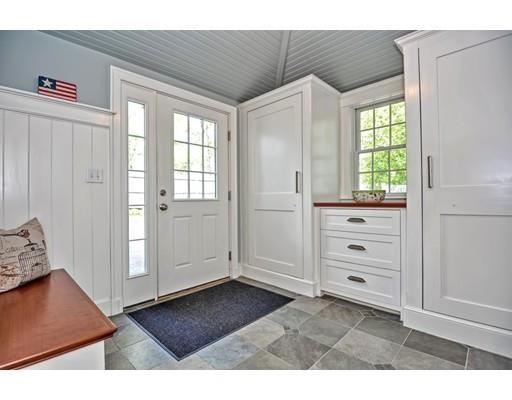 24 Pilgrim Road Wellesley, MA 02481 - Photo 15 of 29