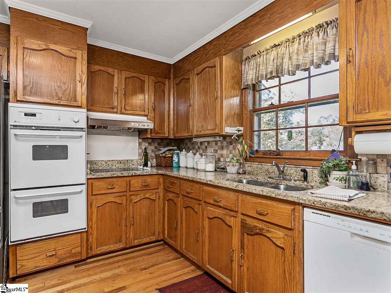 27 Rollingreen Road Greer, SC 29651 - Photo 13 of 32 Gallery Image 13
