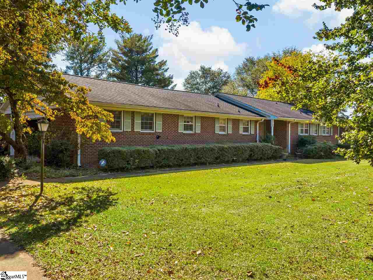 27 Rollingreen Road Greer, SC 29651 - Photo 3 of 32 Gallery Image 3