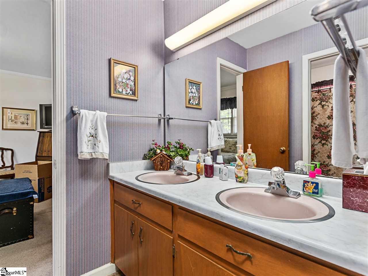 27 Rollingreen Road Greer, SC 29651 - Photo 23 of 32 Gallery Image 23
