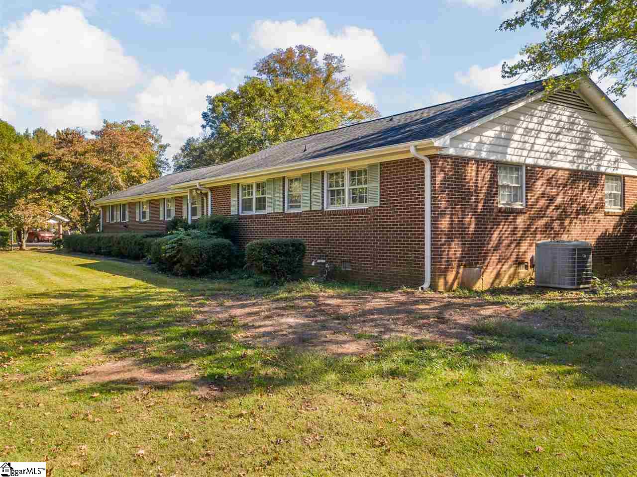 27 Rollingreen Road Greer, SC 29651 - Photo 5 of 32 Gallery Image 5
