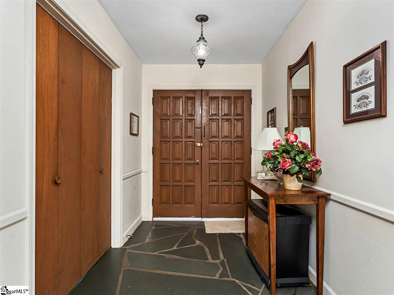 27 Rollingreen Road Greer, SC 29651 - Photo 8 of 32 Gallery Image 8