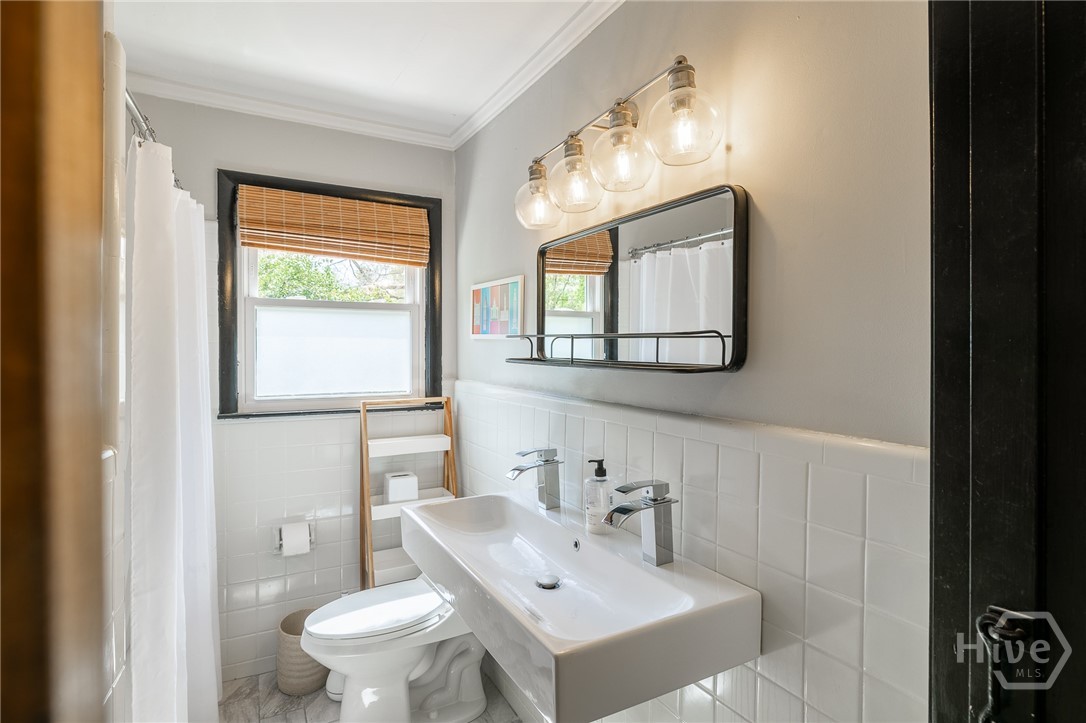 130 Oakdale Road Athens, GA 30606 - Photo 35 of 61 Split down- Bath