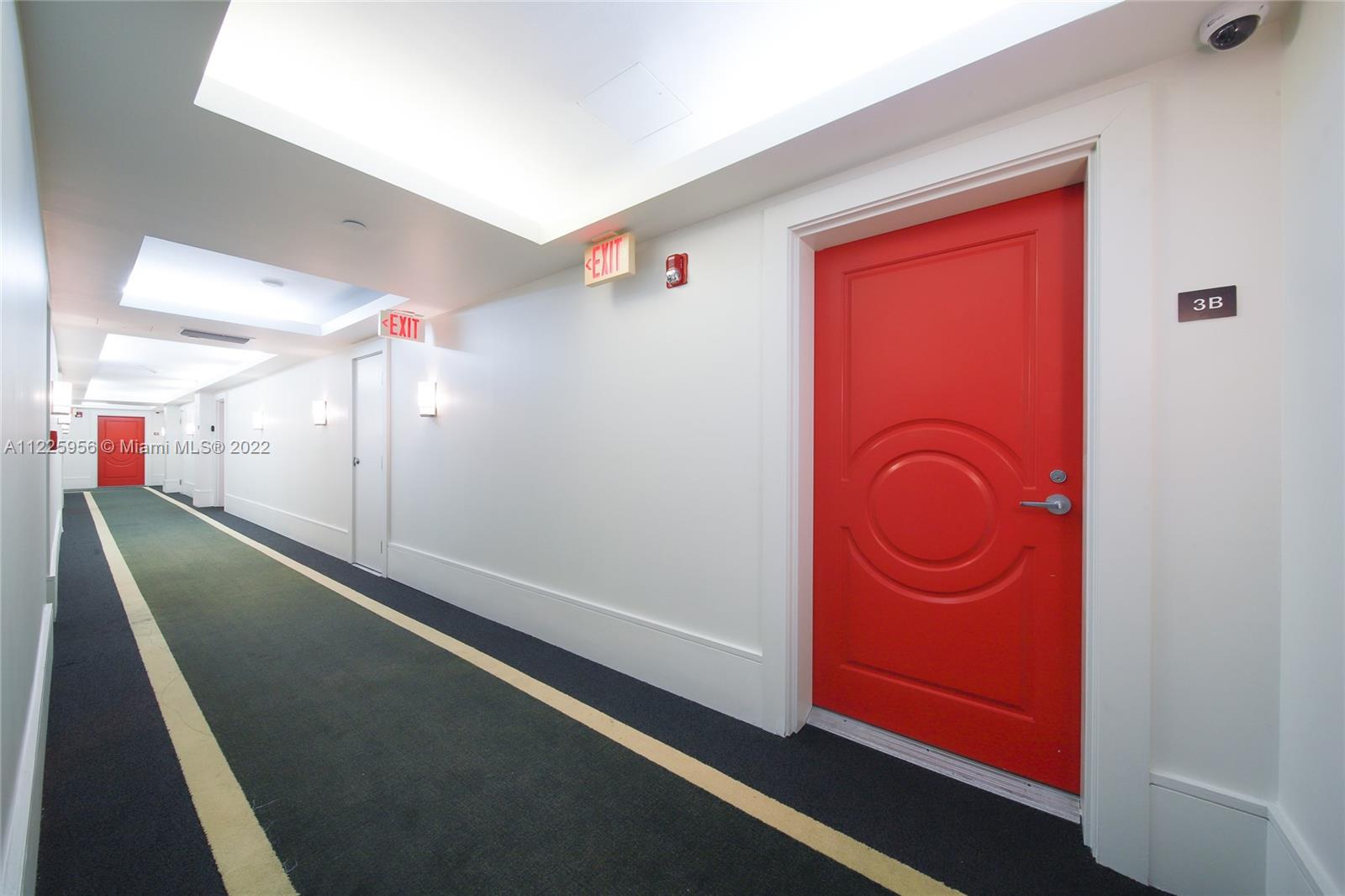 Flamingo-Lummus Miami Beach, FL 33139 - Photo 26 of 28 an entryway with wooden floor